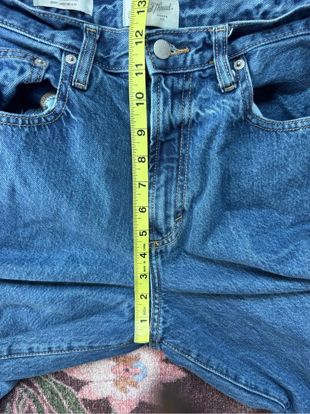 Universal Thread Women’s High Rise Long Denim Shorts Largo Tiro Alto - Size 10